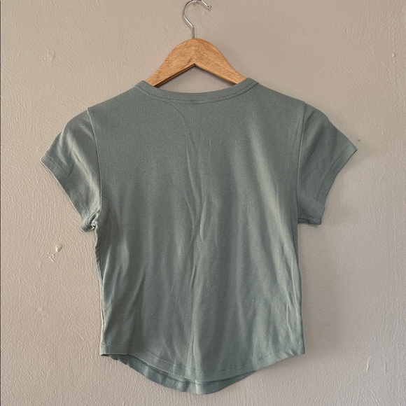 Old Navy Ultra Lite Go Dry Green Women's Top small - Picture 4 of 4